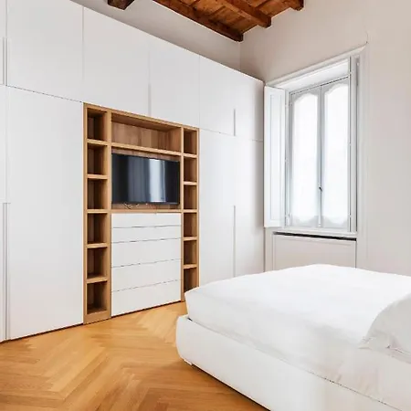 Fifty Eight Santo Stefano * Mailand